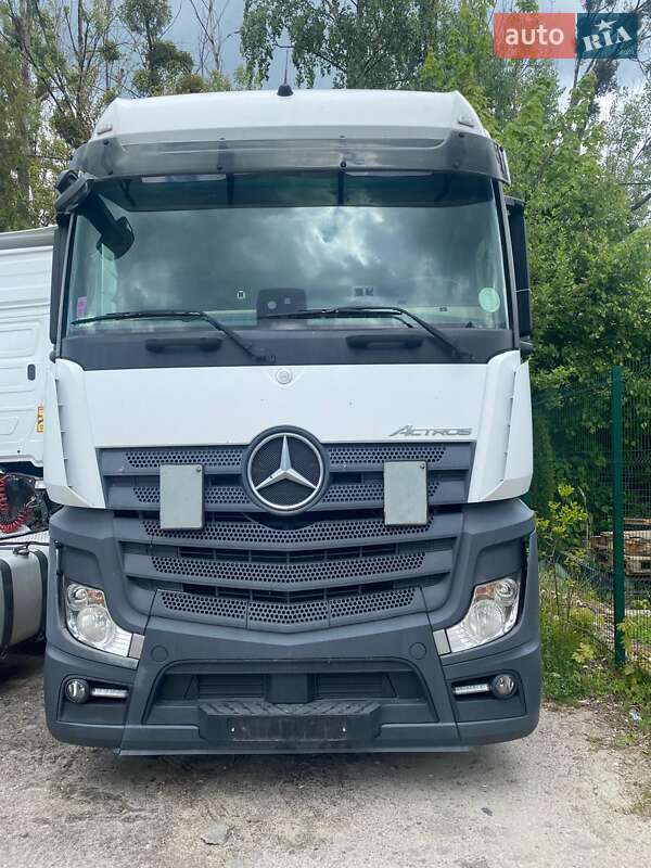 Тягач Mercedes-Benz Actros 2017 в 