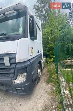 Тягач Mercedes-Benz Actros 2017 в 