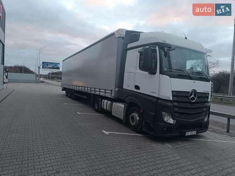 Тягач Mercedes-Benz Actros 2014 в 