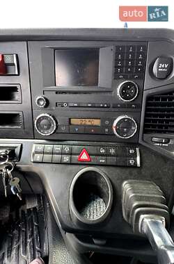 Тягач Mercedes-Benz Actros 2015 в 