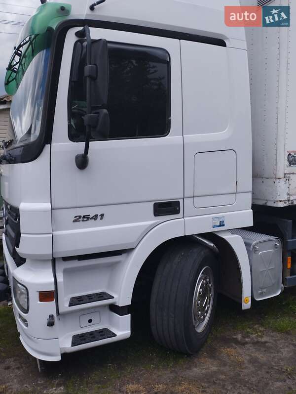 Вантажний фургон Mercedes-Benz Actros 2003 в Сумах