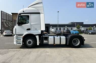Тягач Mercedes-Benz Actros 2015 в 