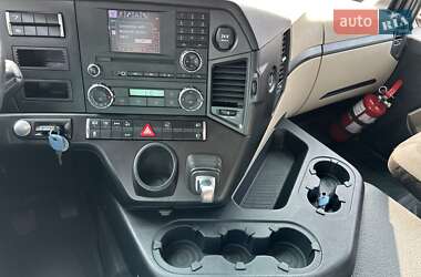 Тягач Mercedes-Benz Actros 2015 в 