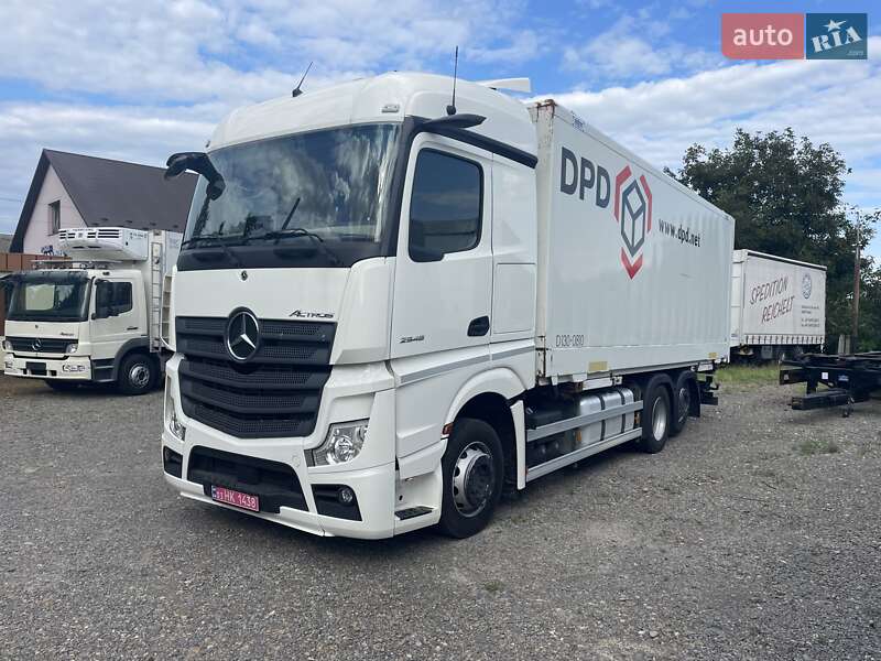Контейнеровоз Mercedes-Benz Actros 2021 в Черновцах