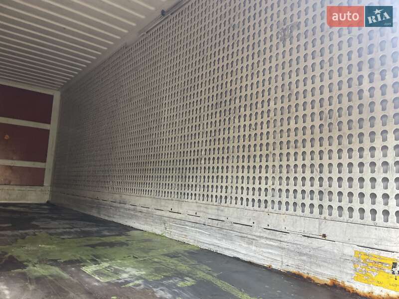 Контейнеровоз Mercedes-Benz Actros 2021 в Черновцах