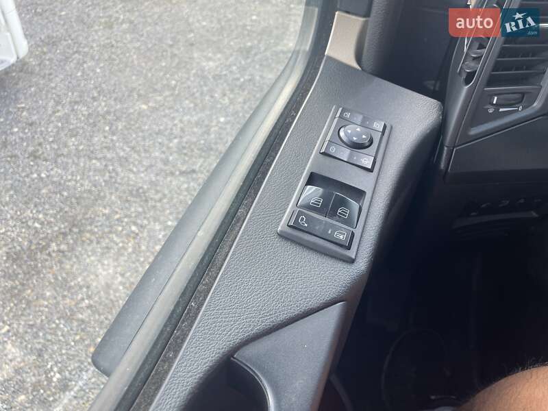 Контейнеровоз Mercedes-Benz Actros 2021 в Черновцах