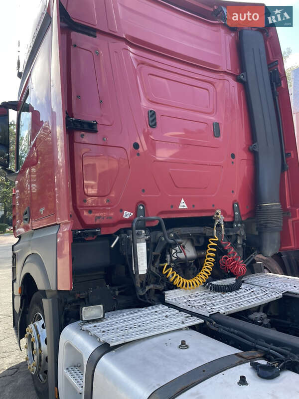 Тягач Mercedes-Benz Actros 2013 в Буче