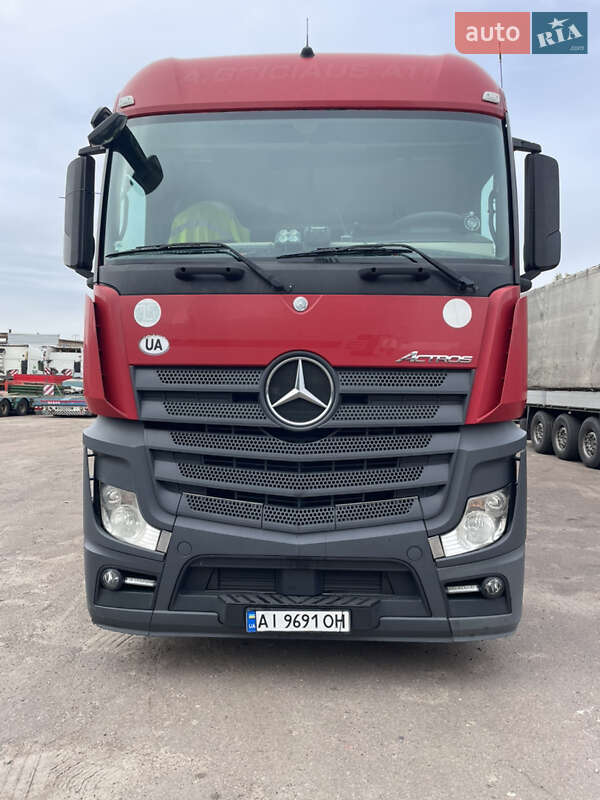 Тягач Mercedes-Benz Actros 2015 в Буче