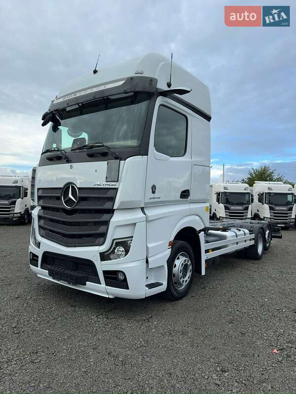 Контейнеровоз Mercedes-Benz Actros 2020 в Луцке