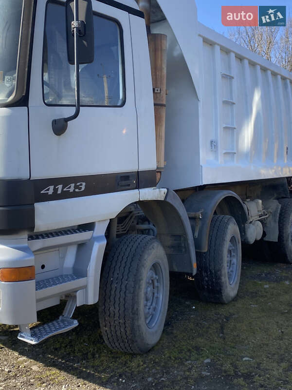 Самоскид Mercedes-Benz Actros 2001 в Ужгороді