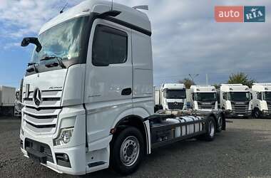 Контейнеровоз Mercedes-Benz Actros 2021 в 