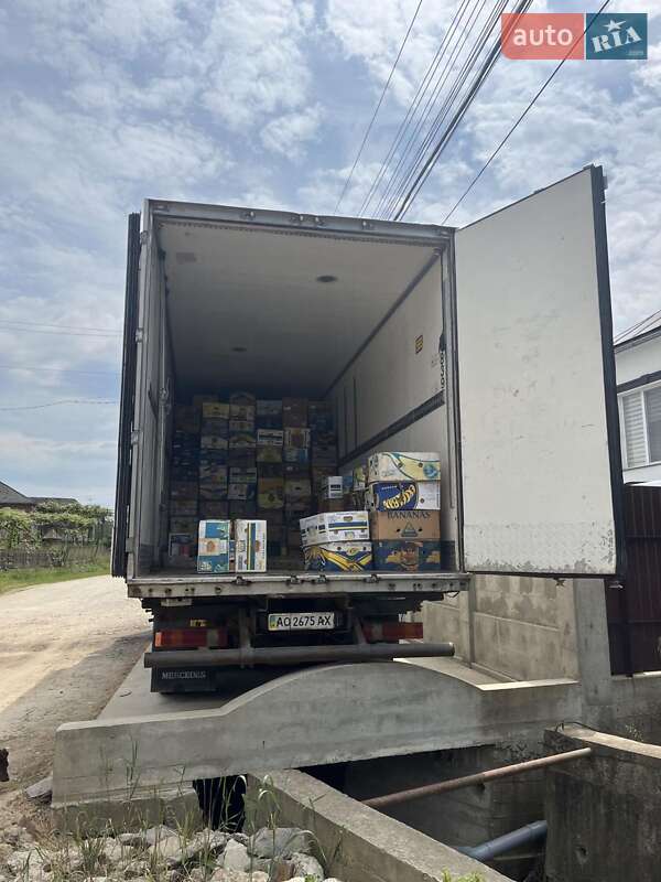 Грузовой фургон Mercedes-Benz Actros 2003 в Виноградове