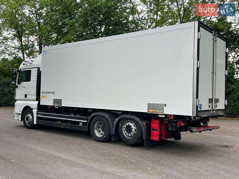 Контейнеровоз Mercedes-Benz Actros 2021 в Чернівцях