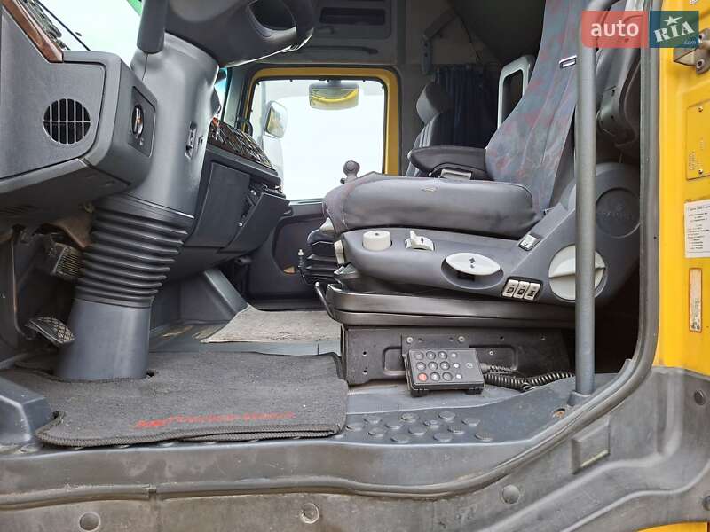 Тентованый Mercedes-Benz Actros 2000 в Березному