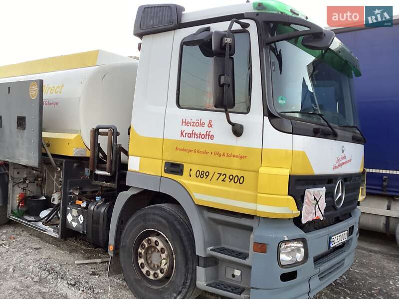 Бензовоз Mercedes-Benz Actros 2008 в Львове