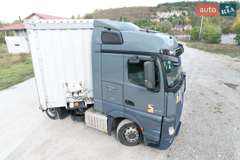 Тягач Mercedes-Benz Actros 2013 в Львове
