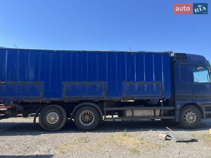 Контейнеровоз Mercedes-Benz Actros 2001 в Верхньодніпровську