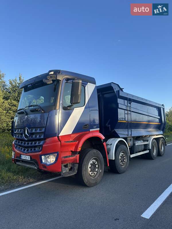 Самоскид Mercedes-Benz Arocs 2015 в Івано-Франківську