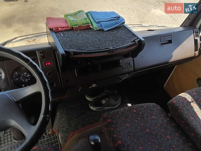 Грузовой фургон Mercedes-Benz Atego 1994 в Могилев-Подольске