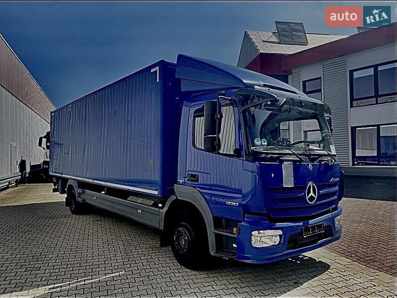 Mercedes-Benz Atego 2015