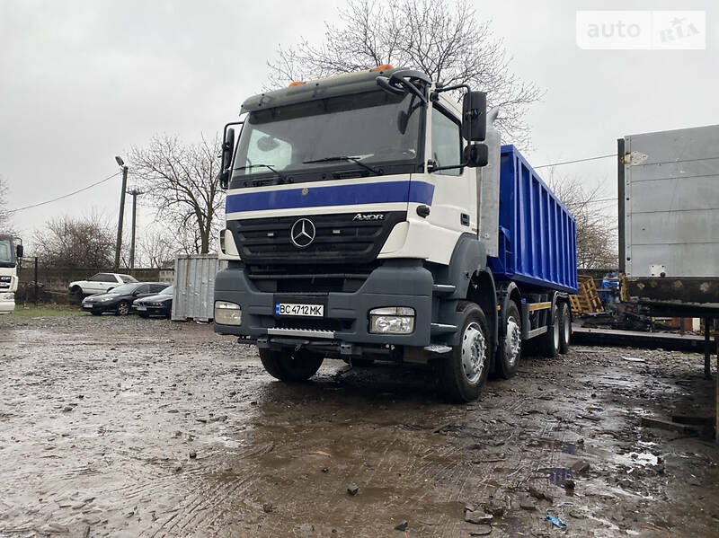 Самосвал Mercedes-Benz Axor 2008 в Львове