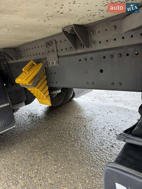 Рефрижератор Mercedes-Benz Axor 2010 в Львове