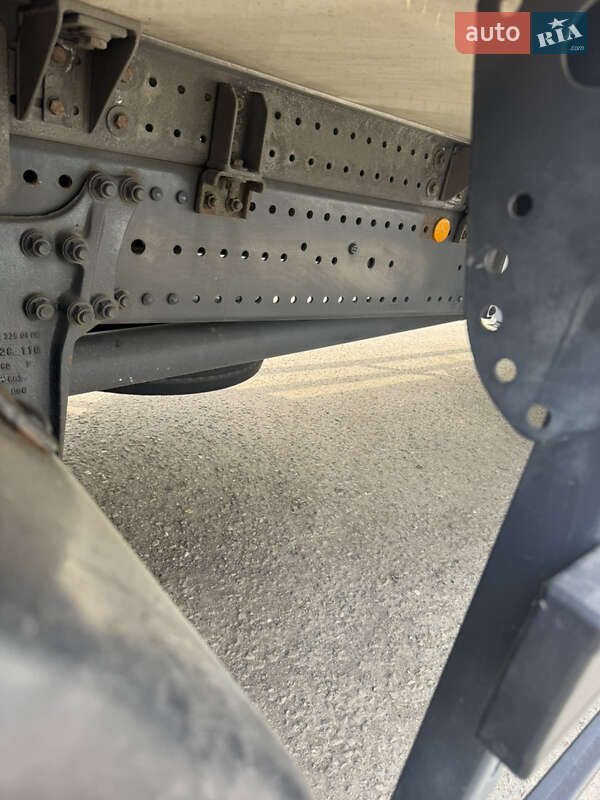 Рефрижератор Mercedes-Benz Axor 2010 в Львове