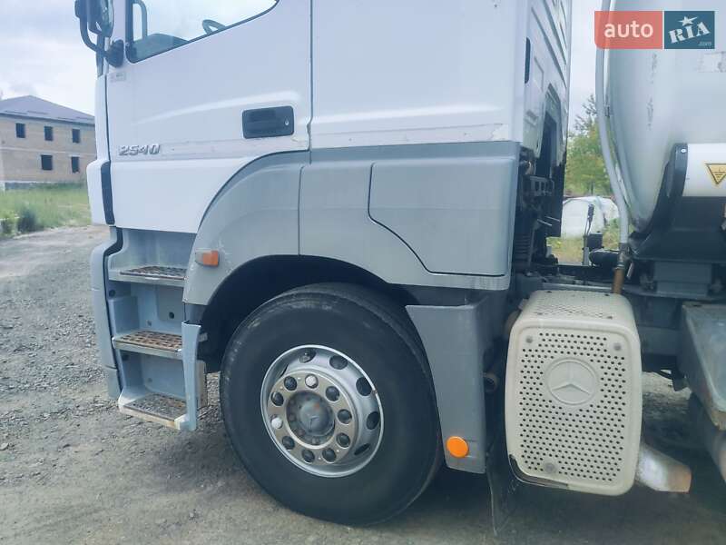 Бензовоз Mercedes-Benz Axor 2006 в Луцьку