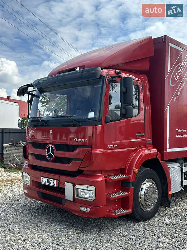 Грузовой фургон Mercedes-Benz Axor 2012 в Бучаче