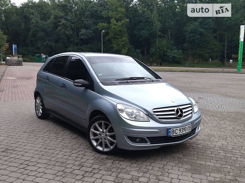 Mercedes-Benz B 200