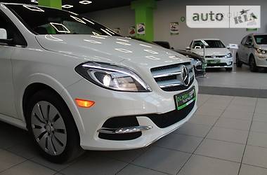 Хетчбек Mercedes-Benz B-Class 2016 в 