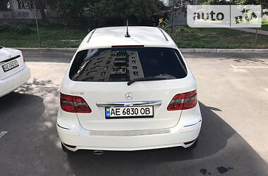 Хетчбек Mercedes-Benz B-Class 2011 в 