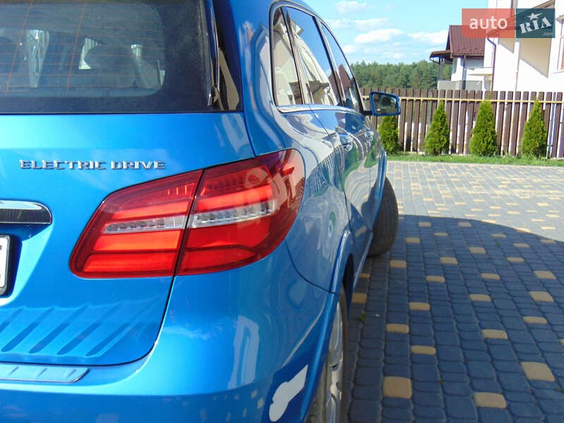 Хэтчбек Mercedes-Benz B-Class 2014 в Новояворовске