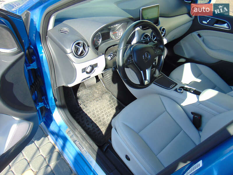 Хэтчбек Mercedes-Benz B-Class 2014 в Новояворовске