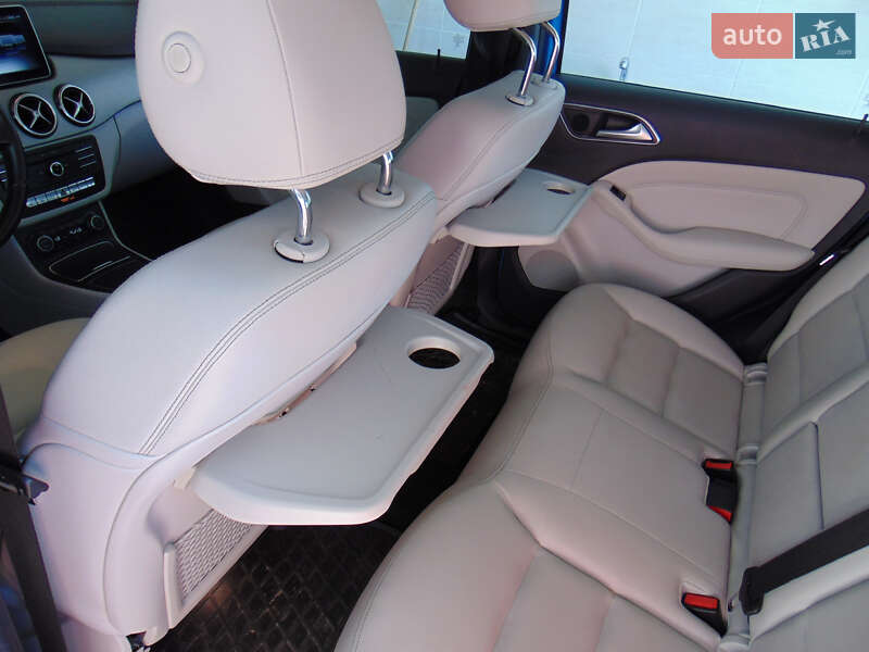 Хэтчбек Mercedes-Benz B-Class 2014 в Новояворовске