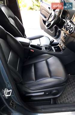 Минивэн Mercedes-Benz B-Class 2013 в 