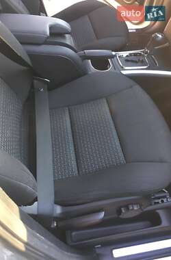 Хэтчбек Mercedes-Benz B-Class 2010 в 