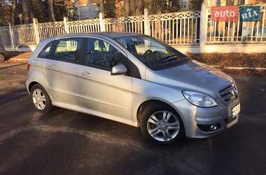 Хэтчбек Mercedes-Benz B-Class 2010 в 