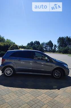Хэтчбек Mercedes-Benz B-Class 2010 в 
