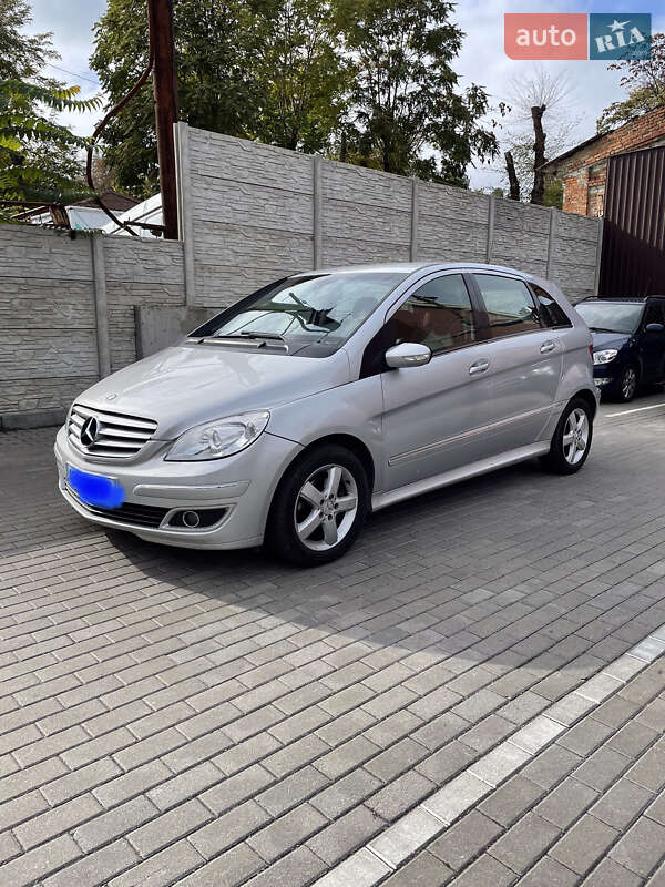 Хэтчбек Mercedes-Benz B-Class 2006 в 
