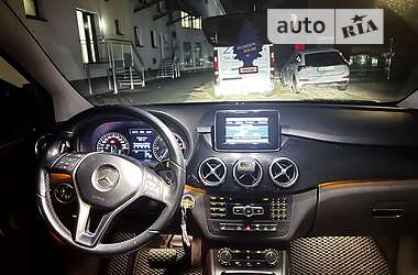 Mercedes-Benz B-Class 2012