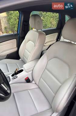 Хэтчбек Mercedes-Benz B-Class 2016 в 