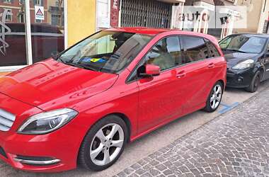 Хэтчбек Mercedes-Benz B-Class 2013 в 