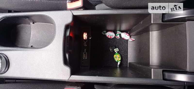 Хэтчбек Mercedes-Benz B-Class 2015 в Черкассах фото 36 Хэтчбек Mercedes-Benz B-Class 2015 в Черкассах