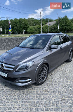 Хэтчбек Mercedes-Benz B-Class 2017 в 