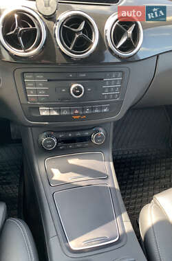 Хэтчбек Mercedes-Benz B-Class 2017 в 