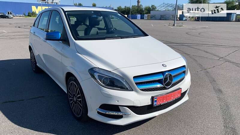 Хэтчбек Mercedes-Benz B-Class 2015 в Днепре