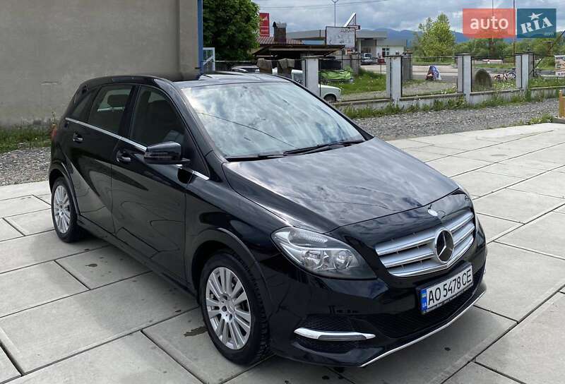 Хэтчбек Mercedes-Benz B-Class 2014 в 