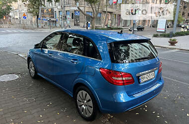 Хэтчбек Mercedes-Benz B-Class 2014 в 