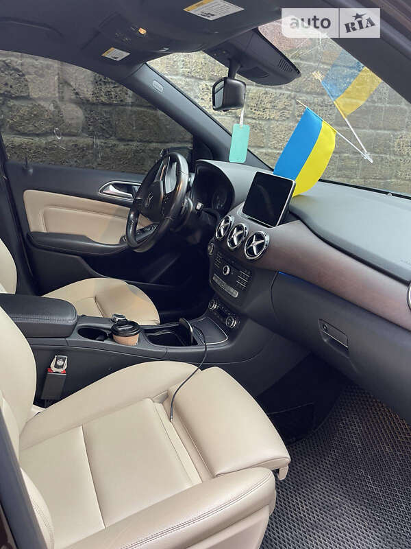 Хэтчбек Mercedes-Benz B-Class 2016 в Одессе фото 11 Хэтчбек Mercedes-Benz B-Class 2016 в Одессе